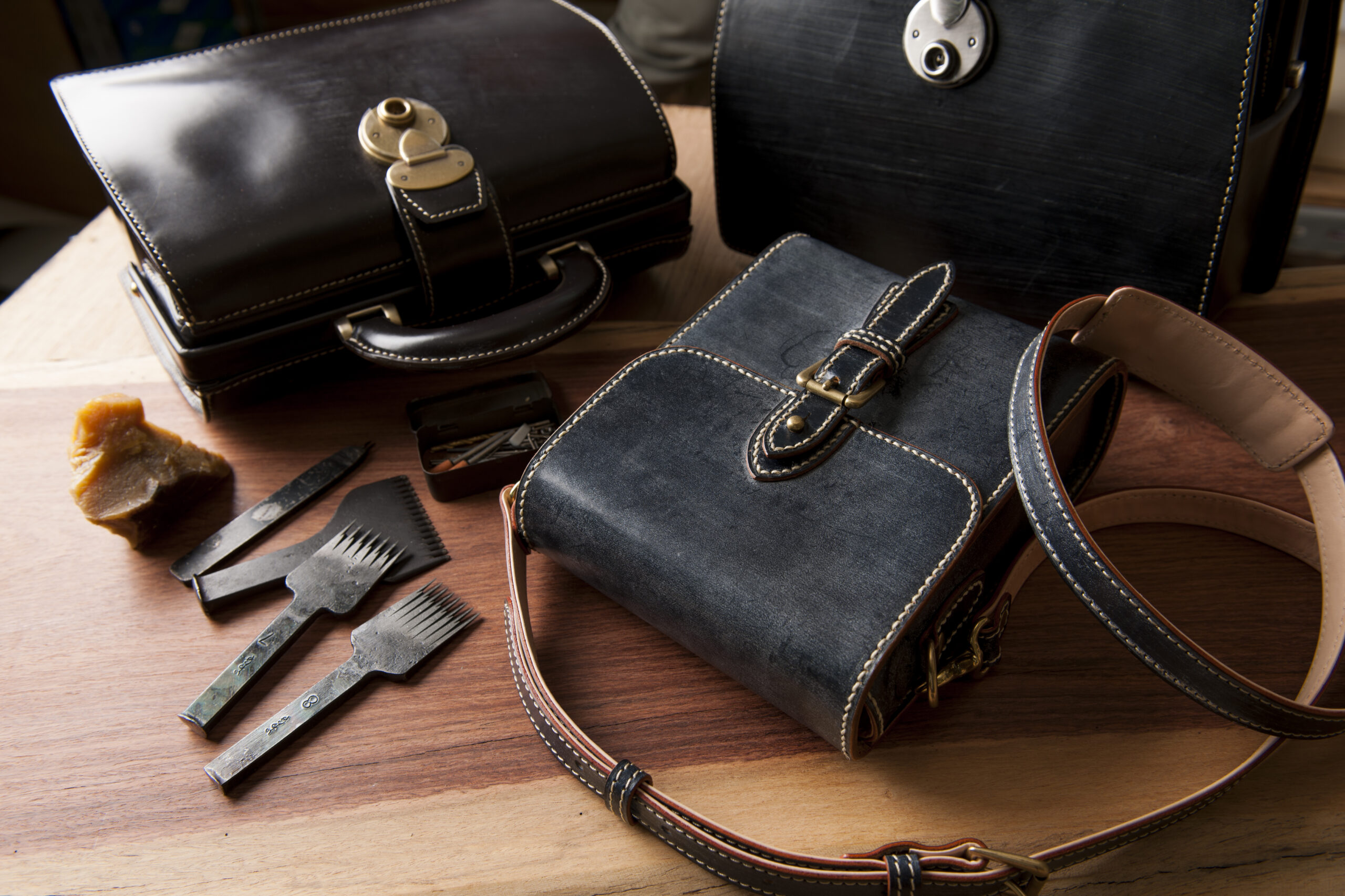 牛皮　オーダー ニシカゼ | 鞄・財布OEM＆猫雑貨の革工房